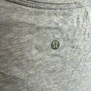 Lululemon tee